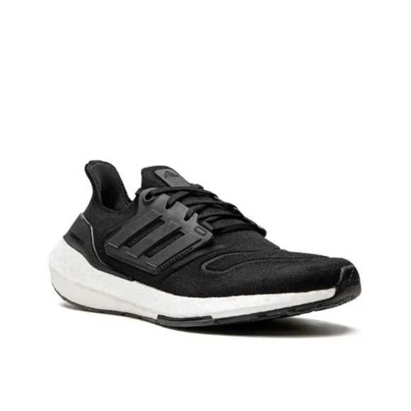 Adidas Ultraboost 22 - Picture 1 of 5